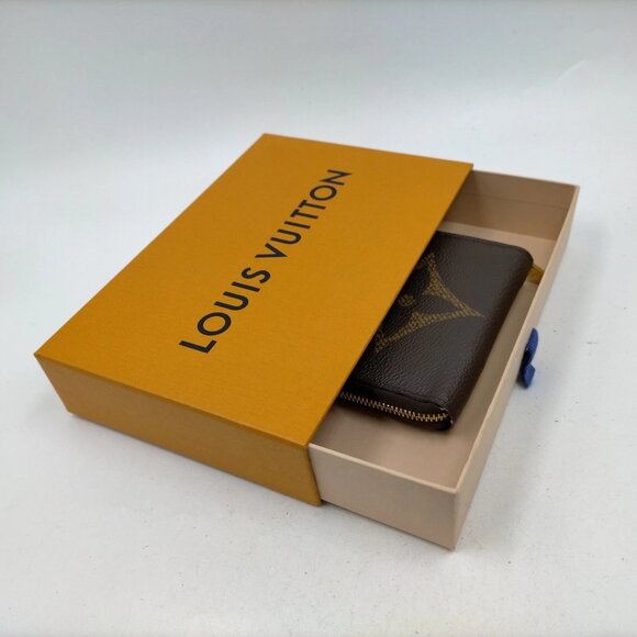 Authentic Louis Vuitton Brown Monogram Giant Coin Purse mn585-112925 - Picture 9 of 9